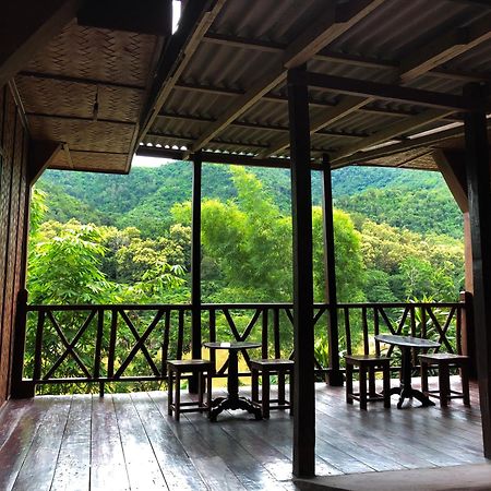 Mekong Riverside Lodge Пакбенг Экстерьер фото