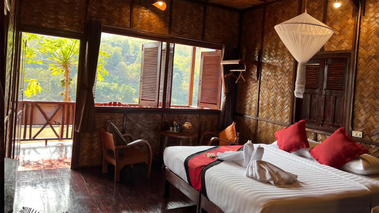 Mekong Riverside Lodge Пакбенг Экстерьер фото